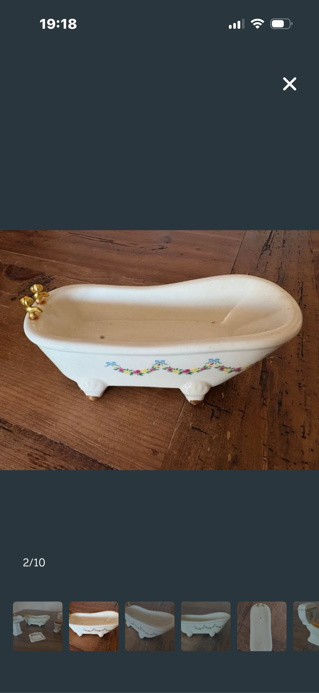 Porcelain bathroom: sink, bathtub, toilet and mirror – photo 2